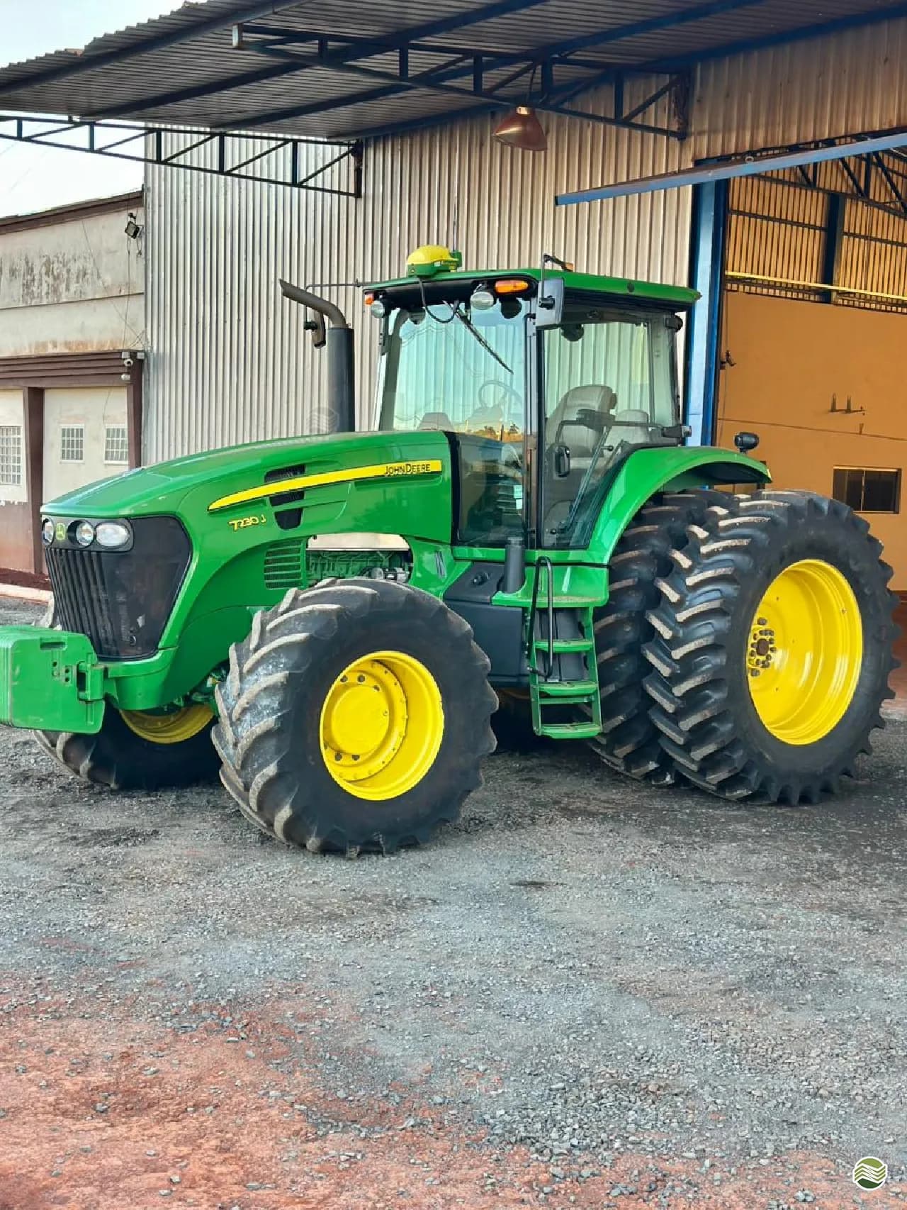 JOHN DEERE 7230J