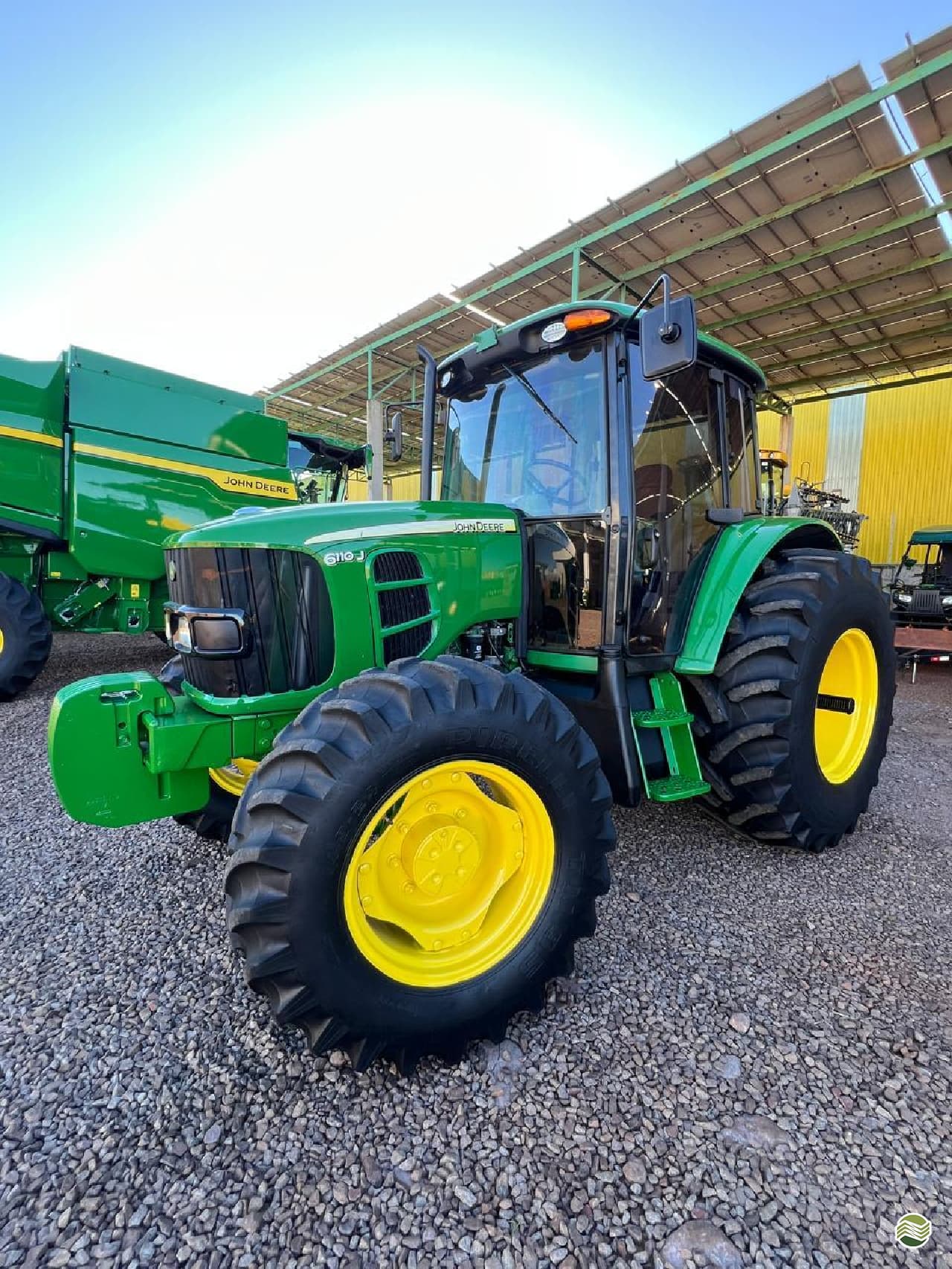 JOHN DEERE 6110J