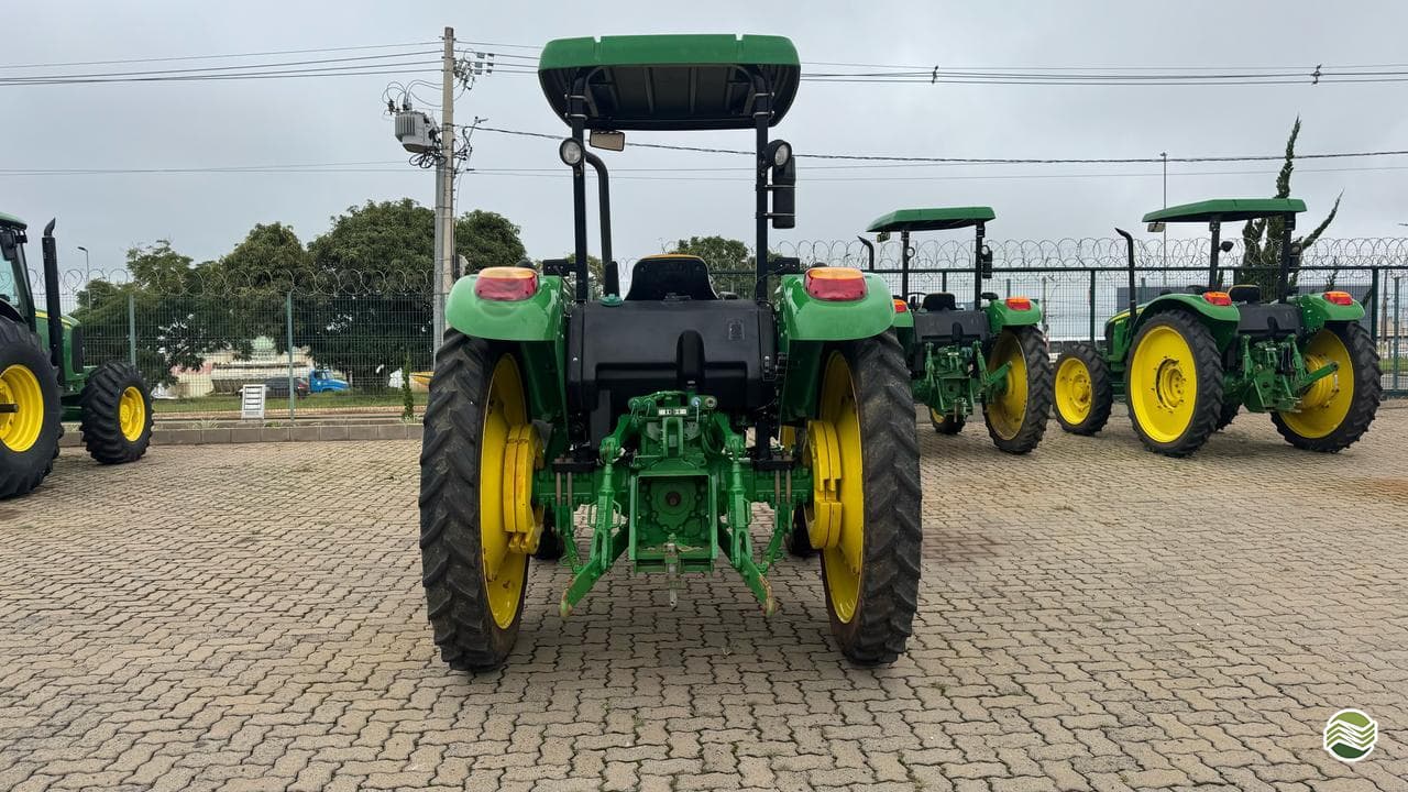 JOHN DEERE 5080E