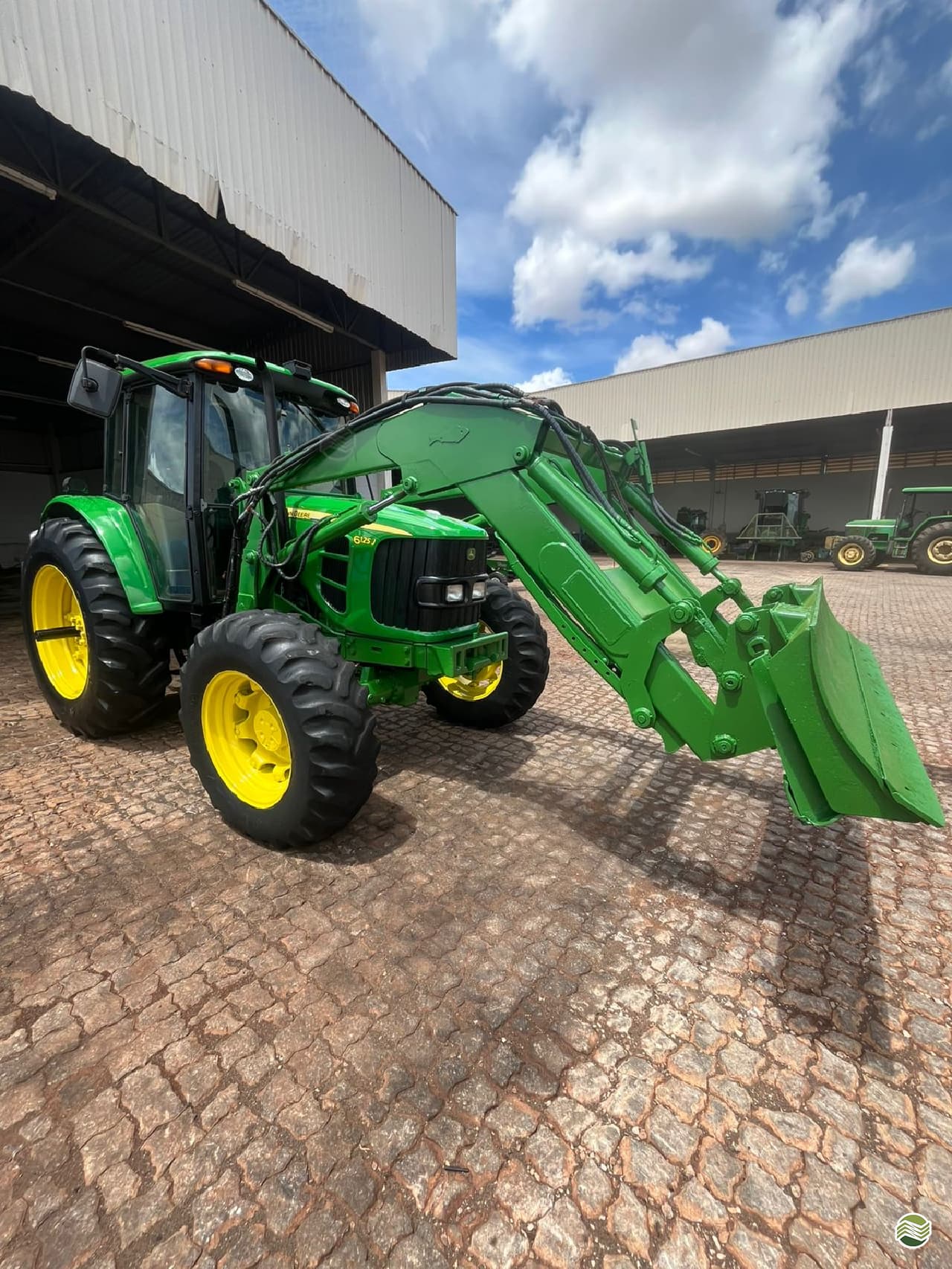 JOHN DEERE 6125J