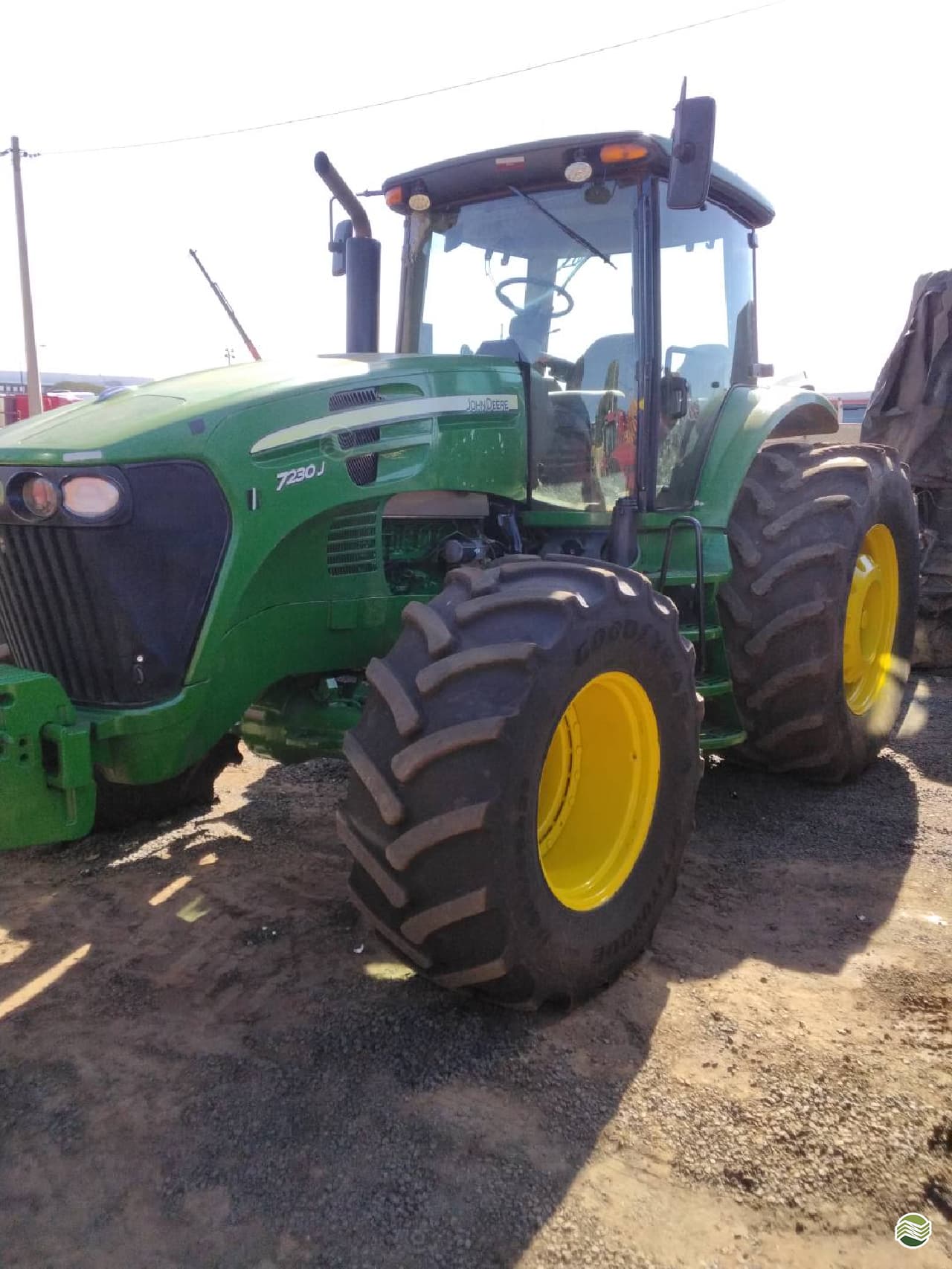 JOHN DEERE 7230J