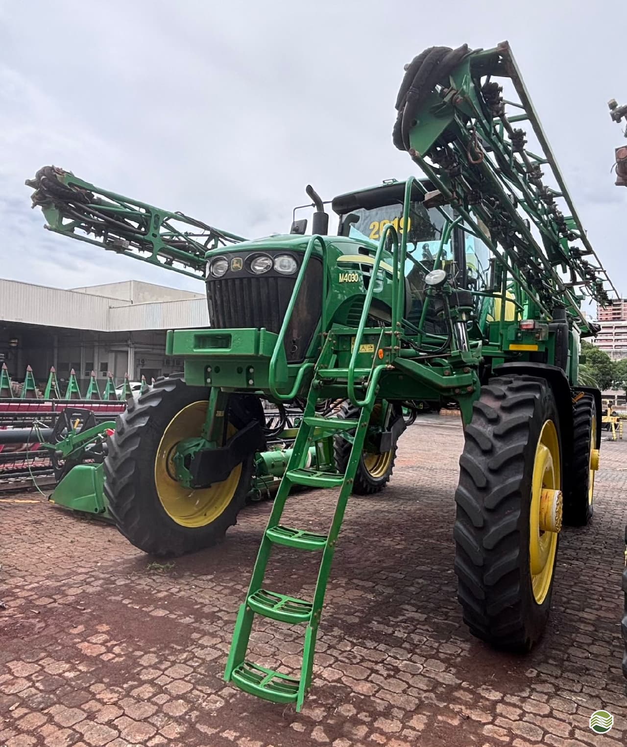 JOHN DEERE M4030