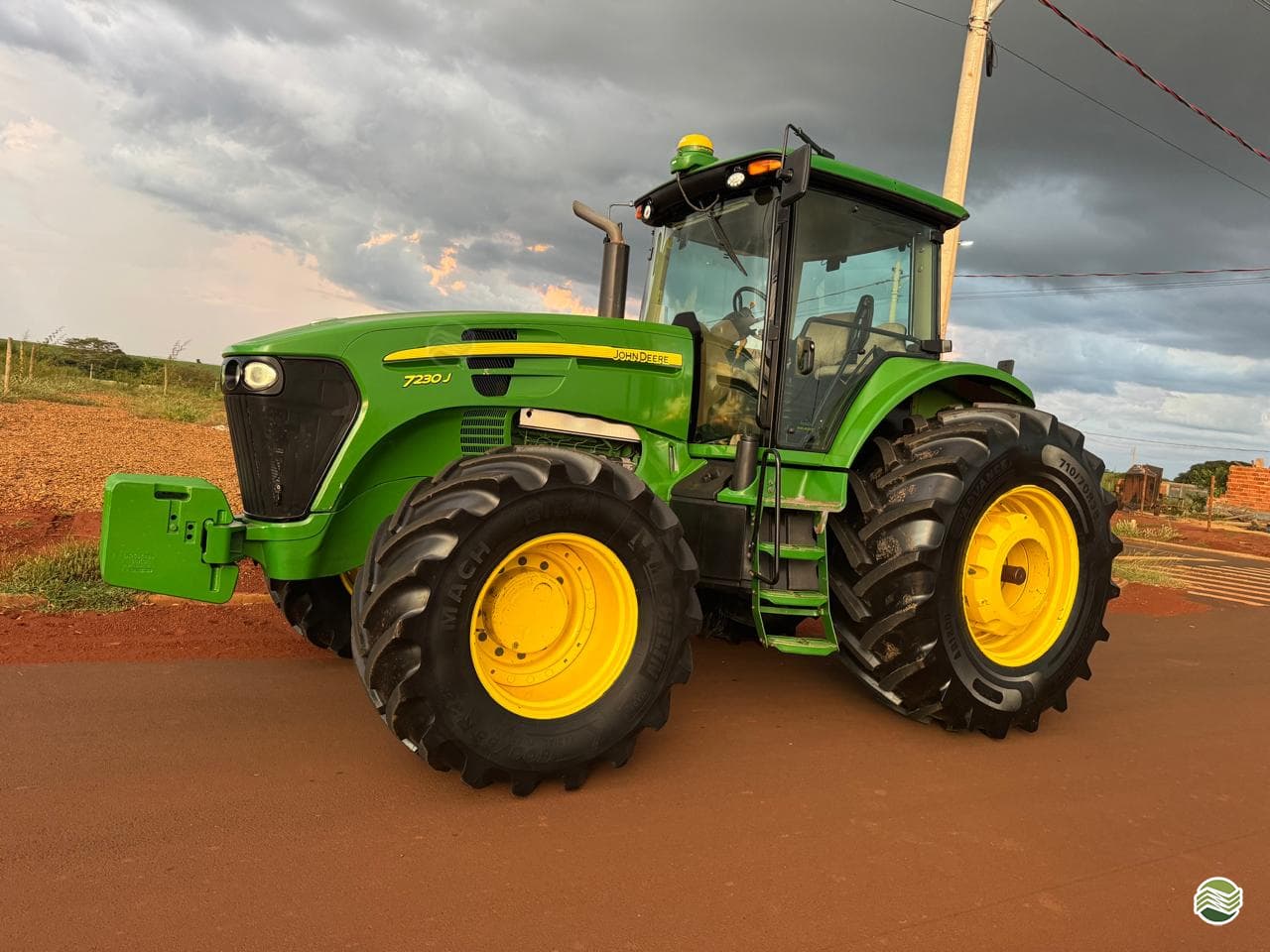 JOHN DEERE 7230J
