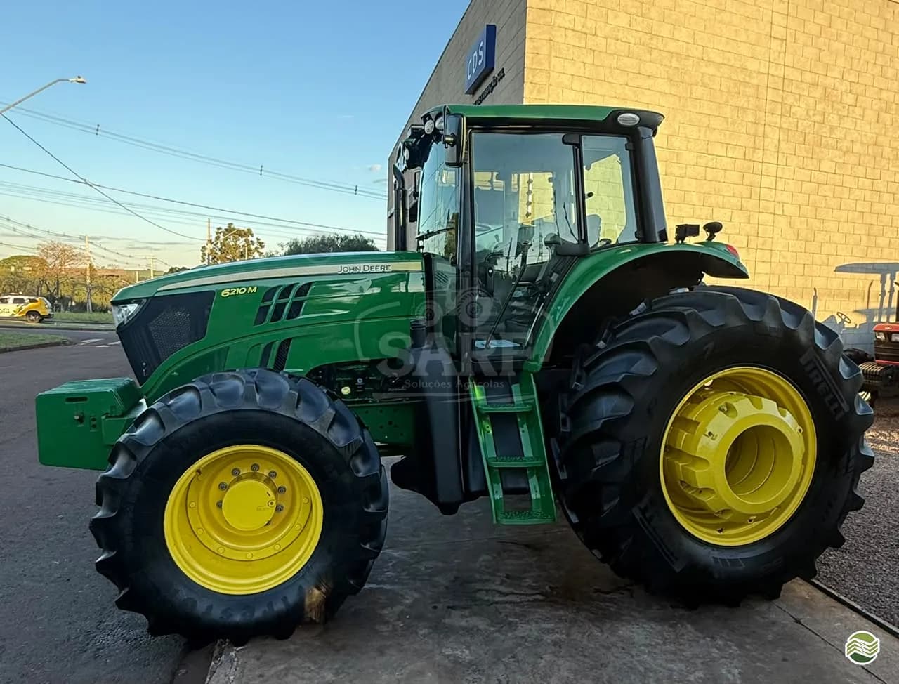 JOHN DEERE 6210M