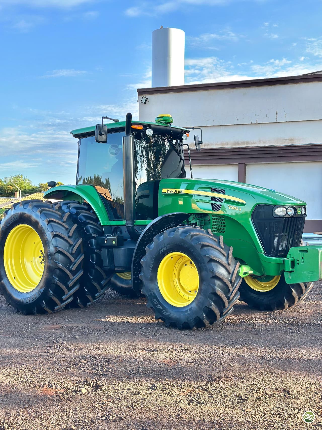 JOHN DEERE 7230J