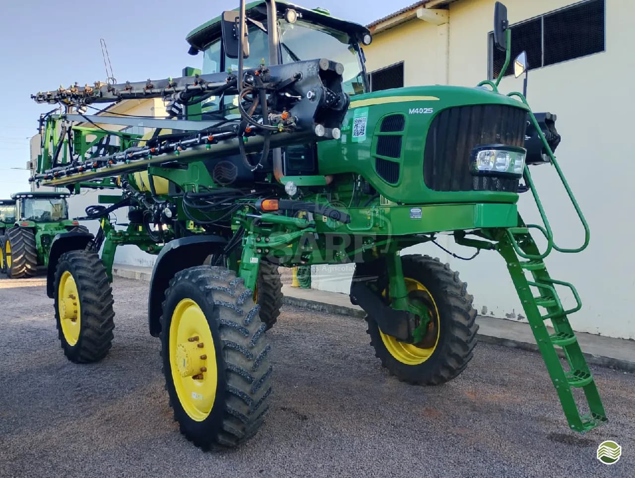 JOHN DEERE M4025