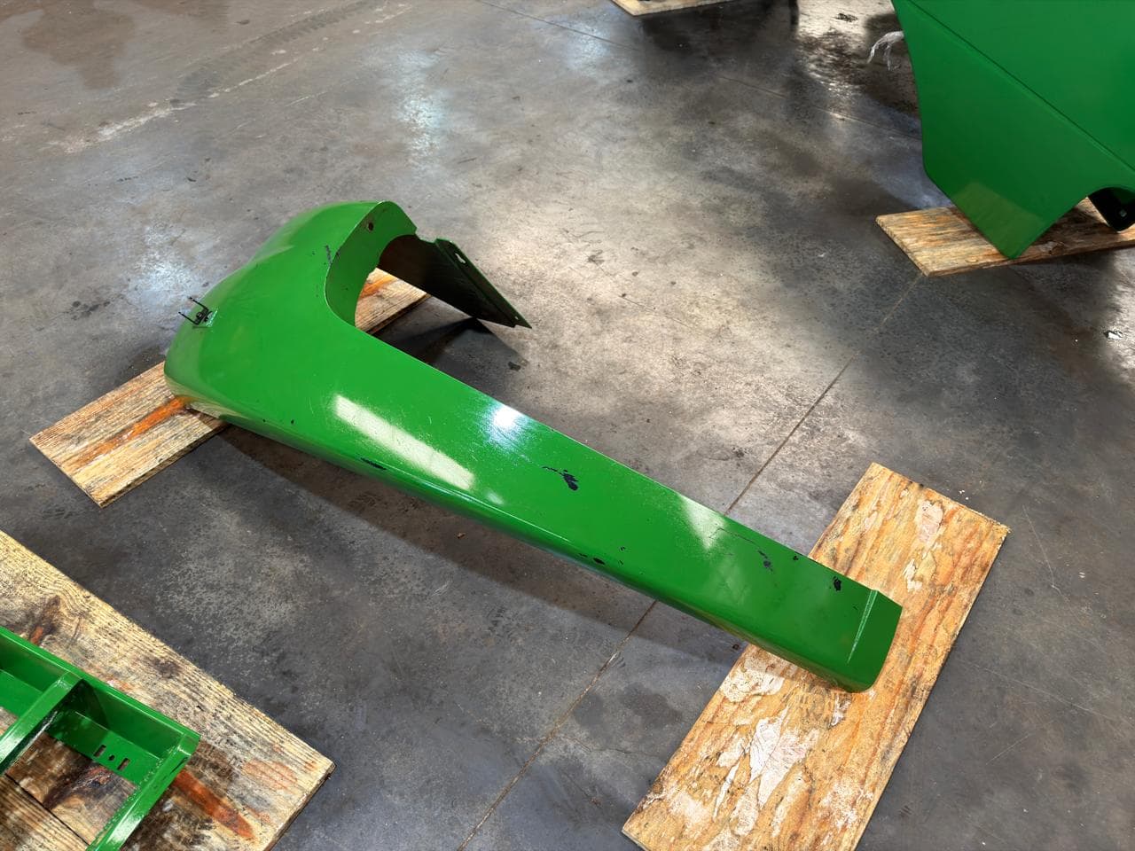 Paralama traseiro lado direito R558765