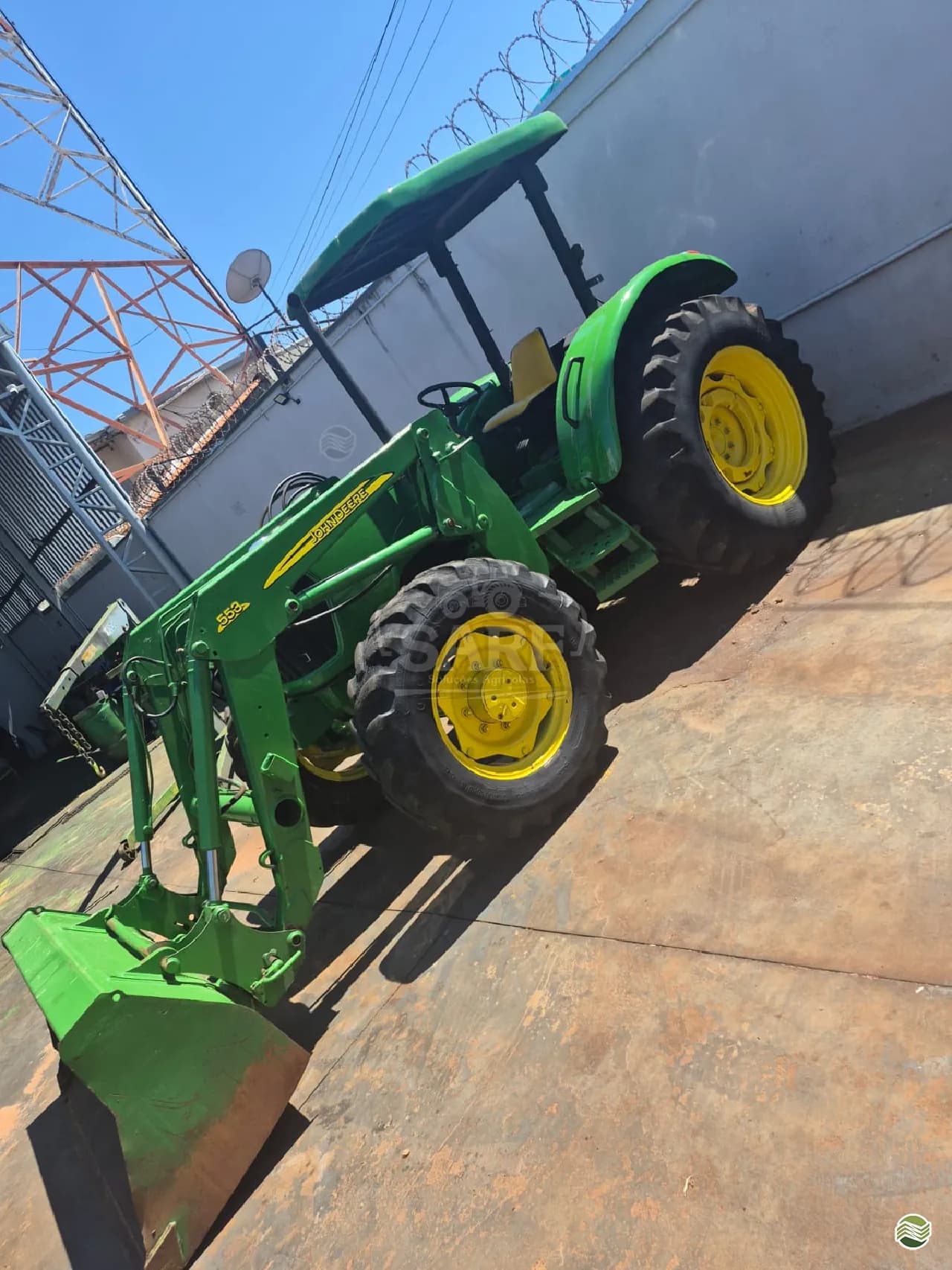 JOHN DEERE 5075E